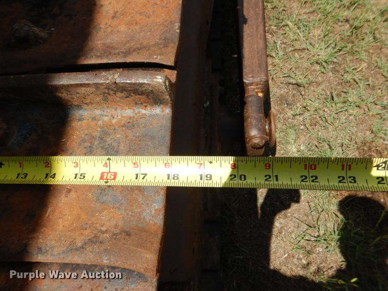 image for item DH7258 1981 John Deere 750E  dozer