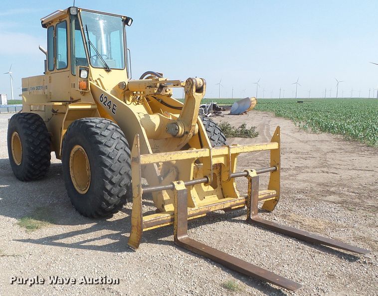 image for item DI5672 1990 John Deere 624E  wheel loader
