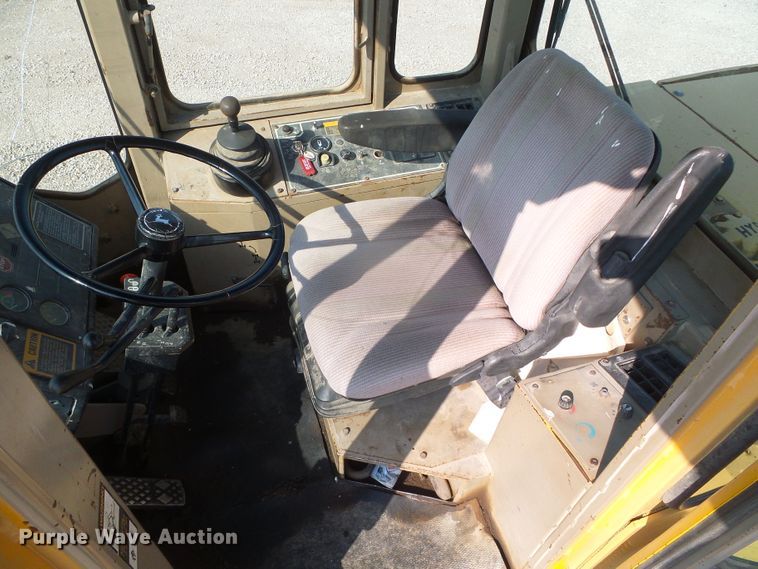 image for item DI5672 1990 John Deere 624E  wheel loader