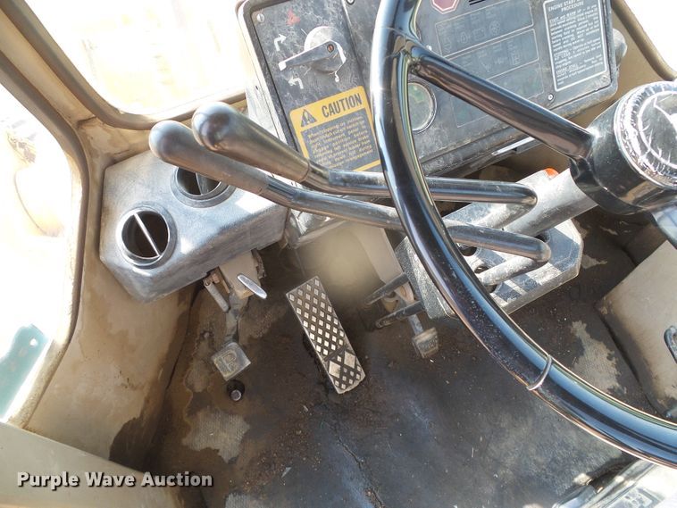 image for item DI5672 1990 John Deere 624E  wheel loader