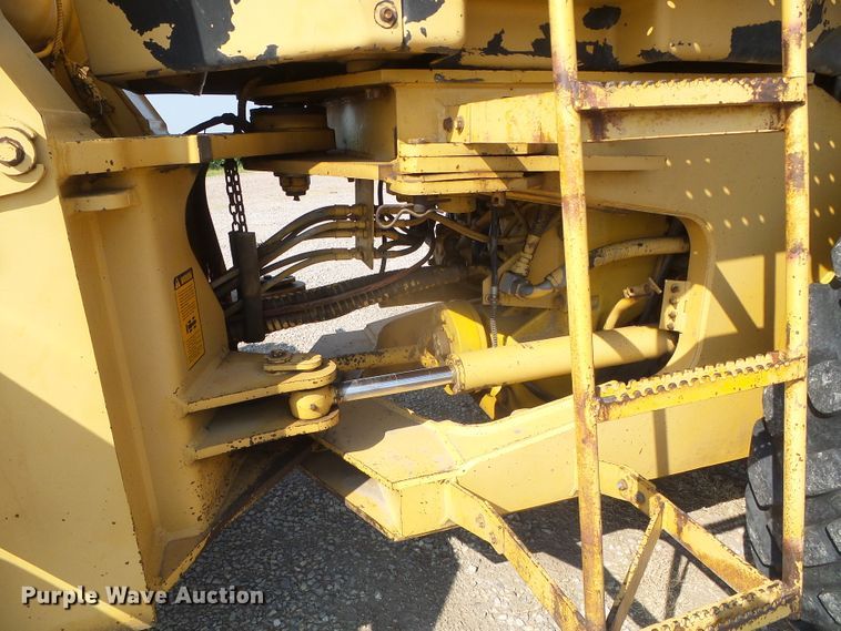 image for item DI5672 1990 John Deere 624E  wheel loader