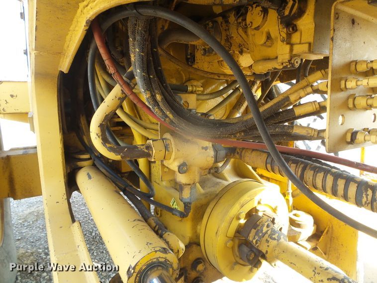 image for item DI5672 1990 John Deere 624E  wheel loader