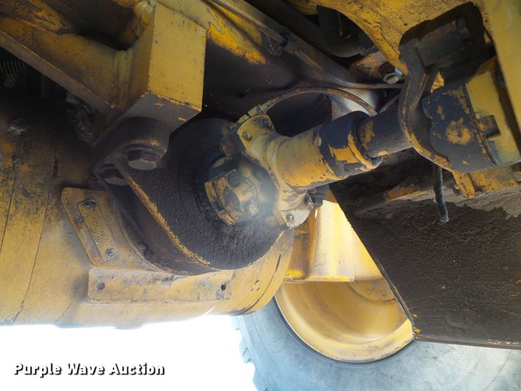 image for item DI5672 1990 John Deere 624E  wheel loader