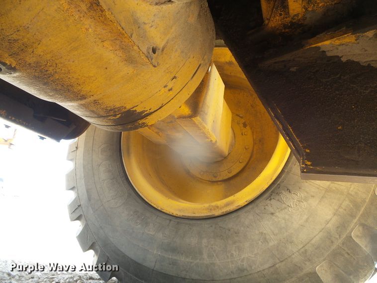 image for item DI5672 1990 John Deere 624E  wheel loader