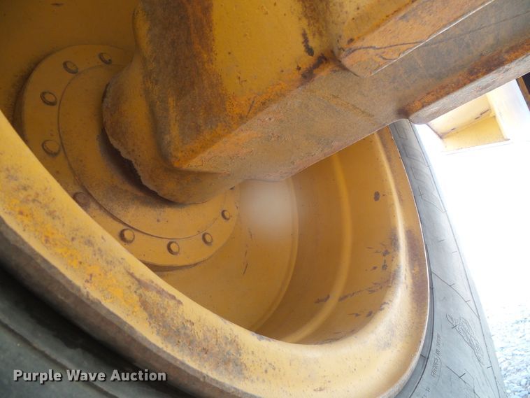 image for item DI5672 1990 John Deere 624E  wheel loader