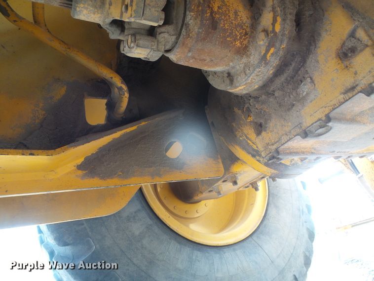 image for item DI5672 1990 John Deere 624E  wheel loader