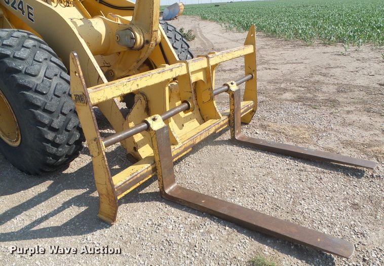 image for item DI5672 1990 John Deere 624E  wheel loader