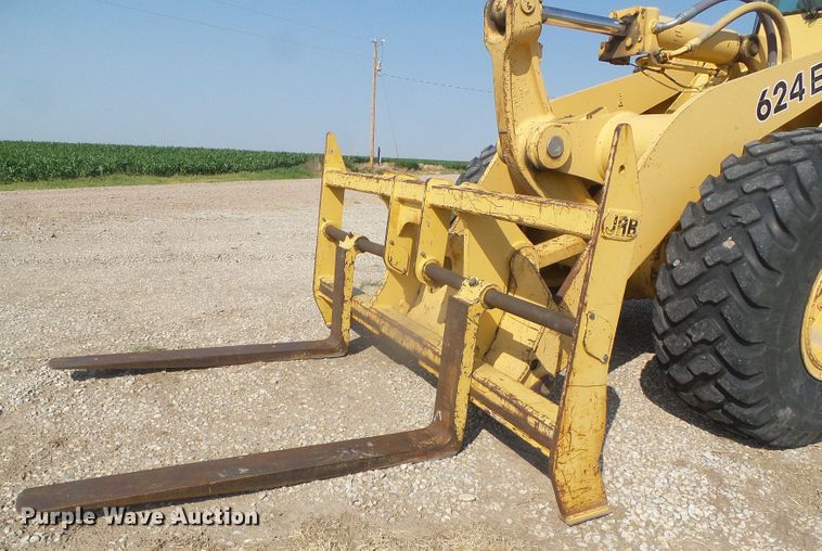 image for item DI5672 1990 John Deere 624E  wheel loader