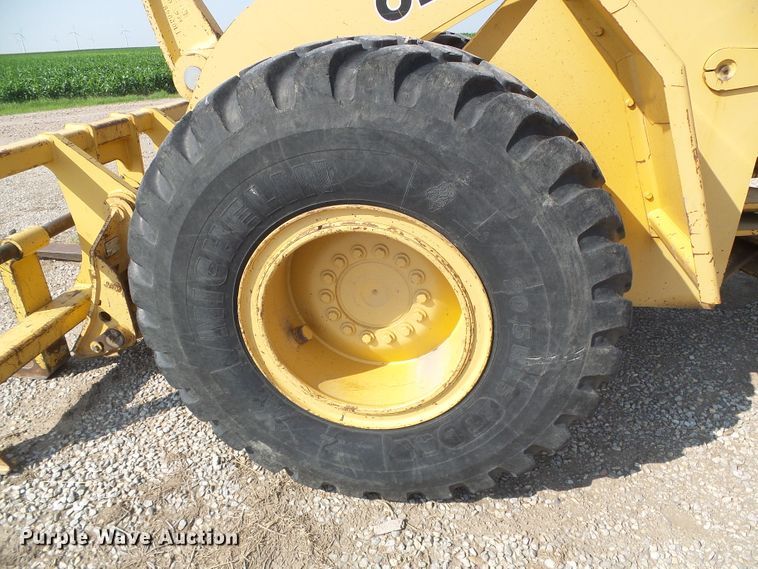 image for item DI5672 1990 John Deere 624E  wheel loader