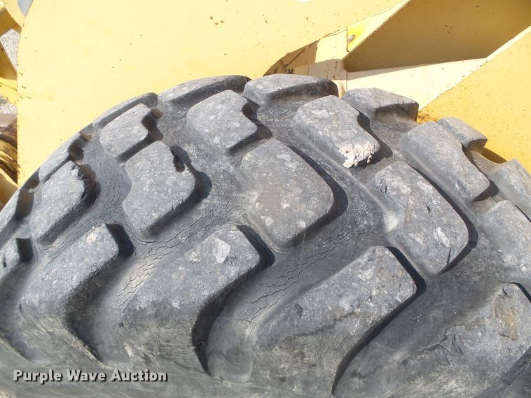 image for item DI5672 1990 John Deere 624E  wheel loader