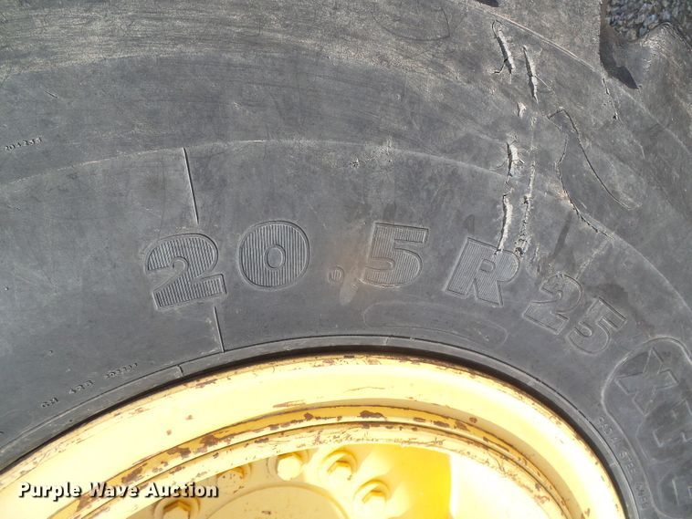 image for item DI5672 1990 John Deere 624E  wheel loader