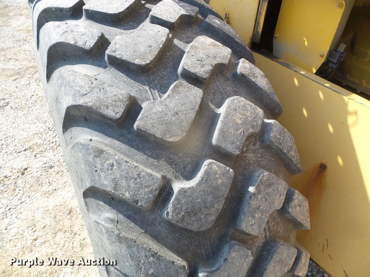 image for item DI5672 1990 John Deere 624E  wheel loader