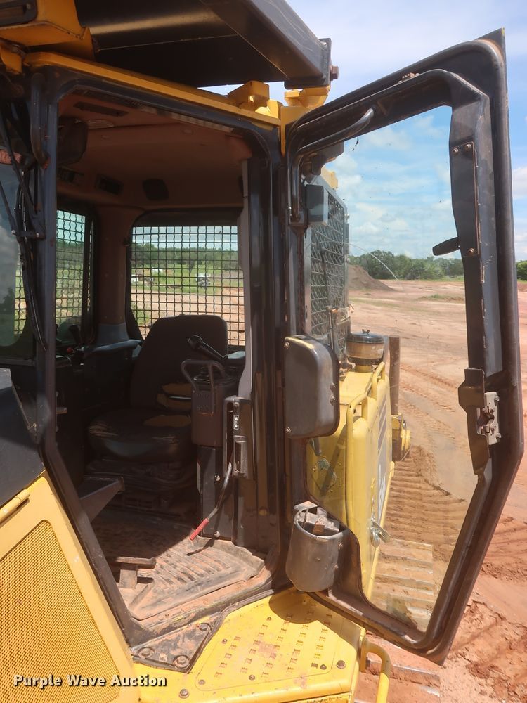 image for item DJ1933 2011 Komatsu D65EX-16  dozer