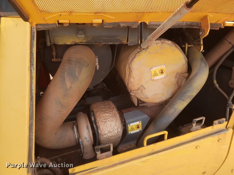 image for item DJ1933 2011 Komatsu D65EX-16  dozer