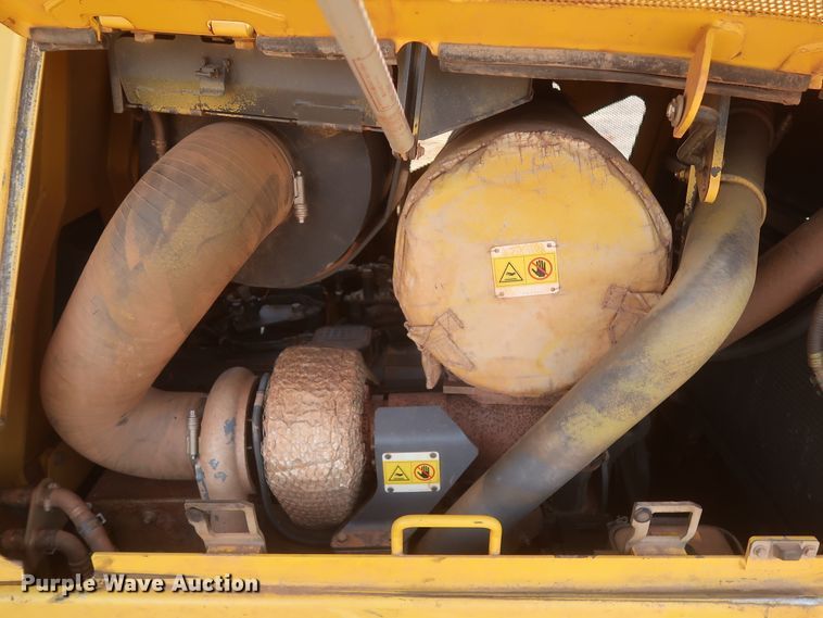 image for item DJ1933 2011 Komatsu D65EX-16  dozer
