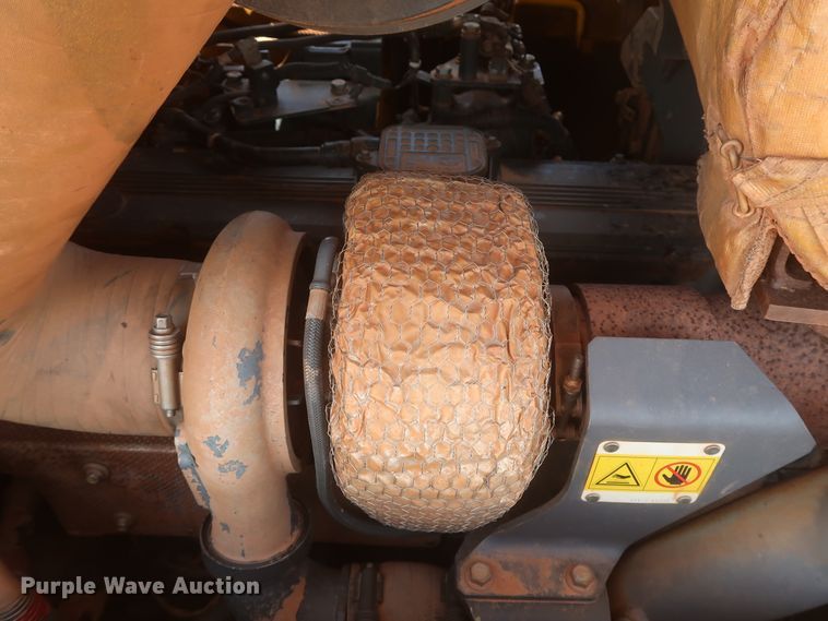 image for item DJ1933 2011 Komatsu D65EX-16  dozer