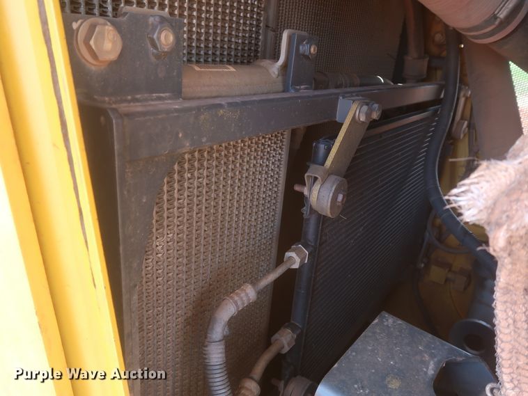 image for item DJ1933 2011 Komatsu D65EX-16  dozer