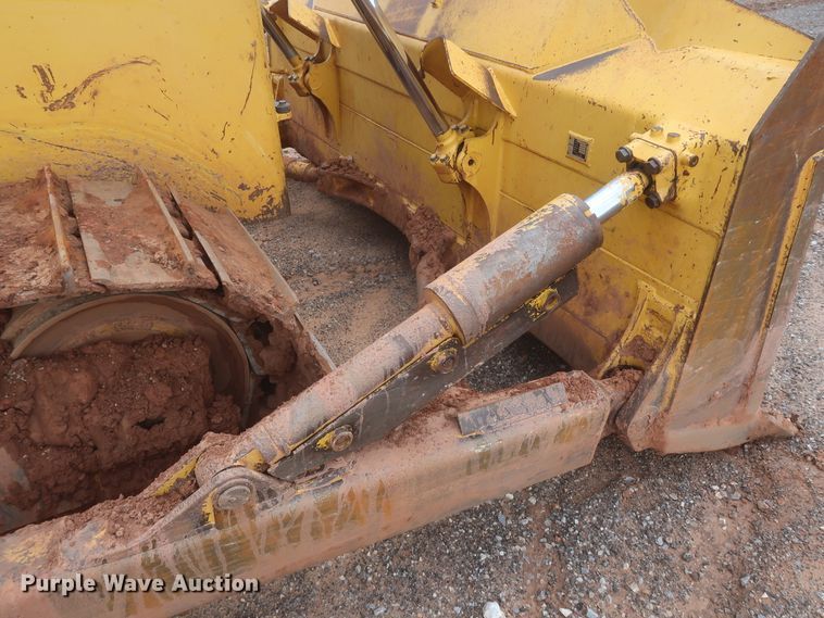 image for item DJ1933 2011 Komatsu D65EX-16  dozer