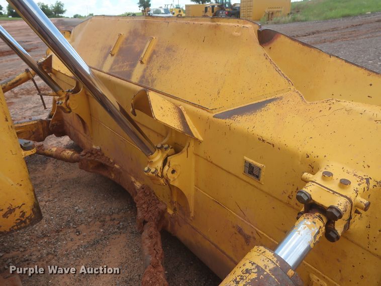 image for item DJ1933 2011 Komatsu D65EX-16  dozer