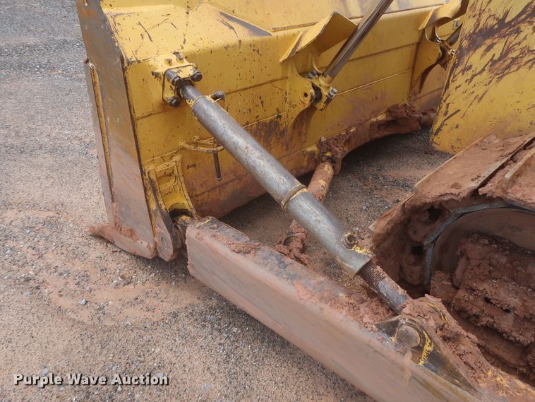 image for item DJ1933 2011 Komatsu D65EX-16  dozer