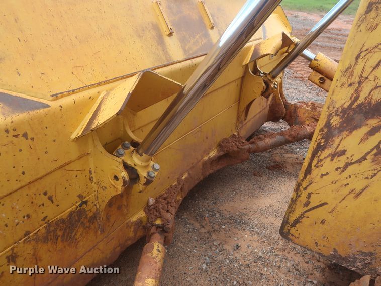 image for item DJ1933 2011 Komatsu D65EX-16  dozer