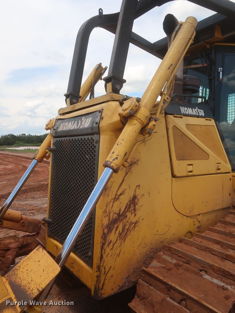 image for item DJ1933 2011 Komatsu D65EX-16  dozer