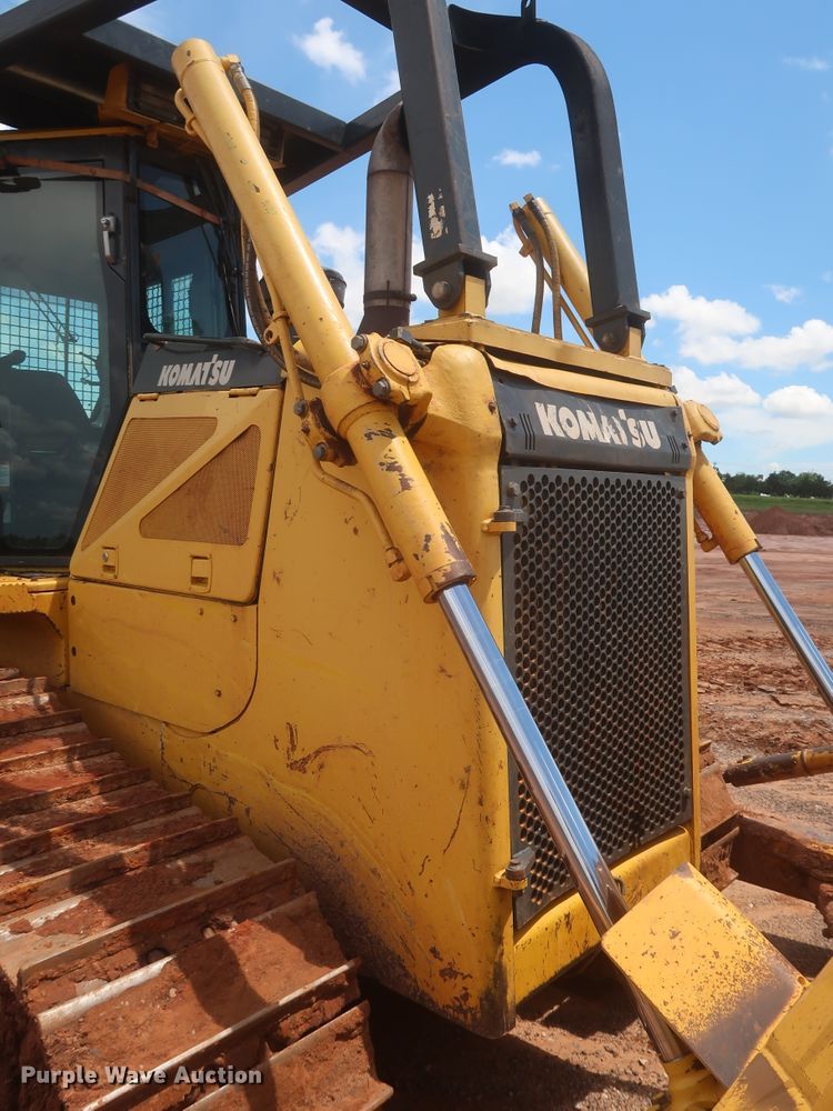 image for item DJ1933 2011 Komatsu D65EX-16  dozer