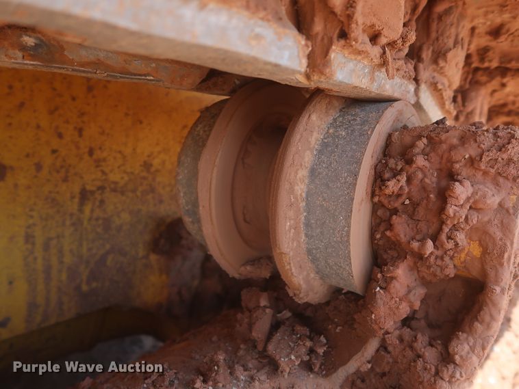 image for item DJ1933 2011 Komatsu D65EX-16  dozer