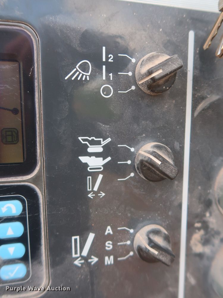 image for item DJ1936 2008 Komatsu BR580JG-1  crusher