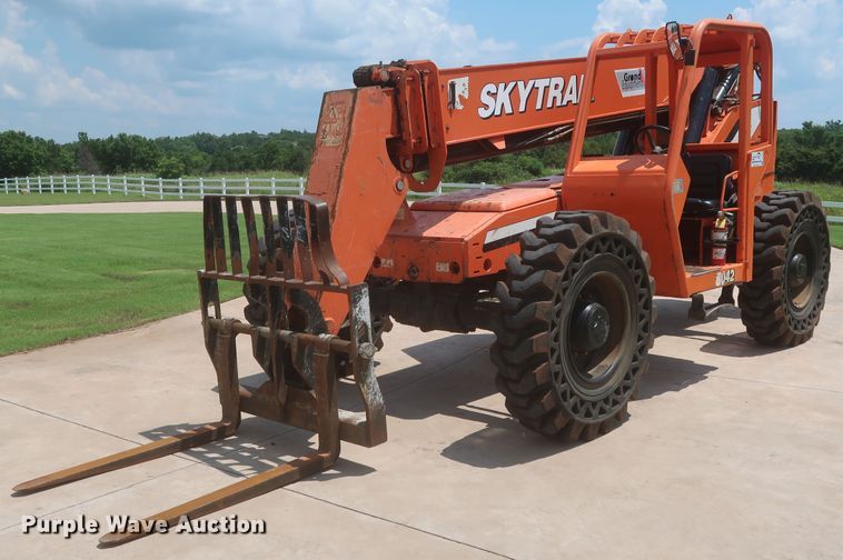 image for item DJ1944 2015 SkyTrak 8042  telehandler