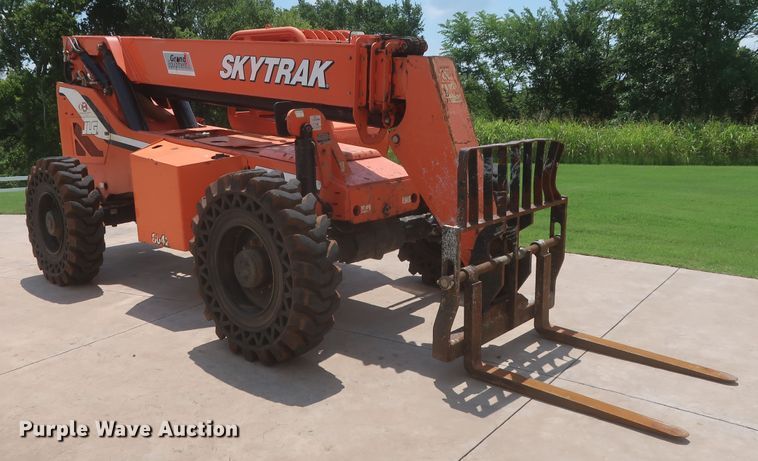 image for item DJ1944 2015 SkyTrak 8042  telehandler