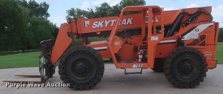image for item DJ1944 2015 SkyTrak 8042  telehandler