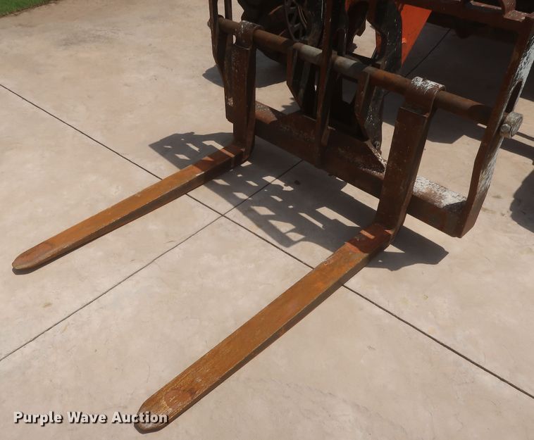 image for item DJ1944 2015 SkyTrak 8042  telehandler