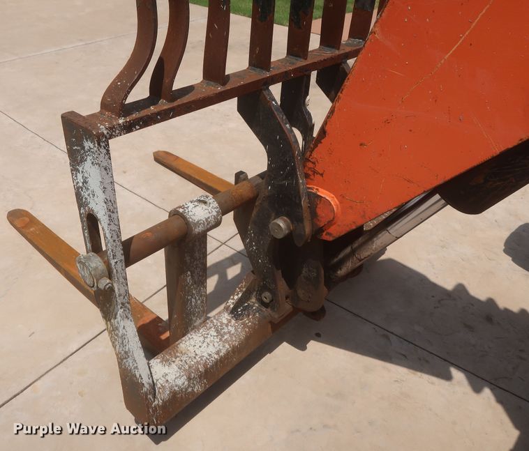 image for item DJ1944 2015 SkyTrak 8042  telehandler