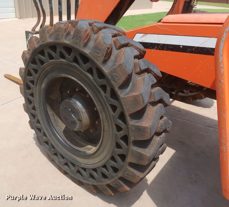 image for item DJ1944 2015 SkyTrak 8042  telehandler