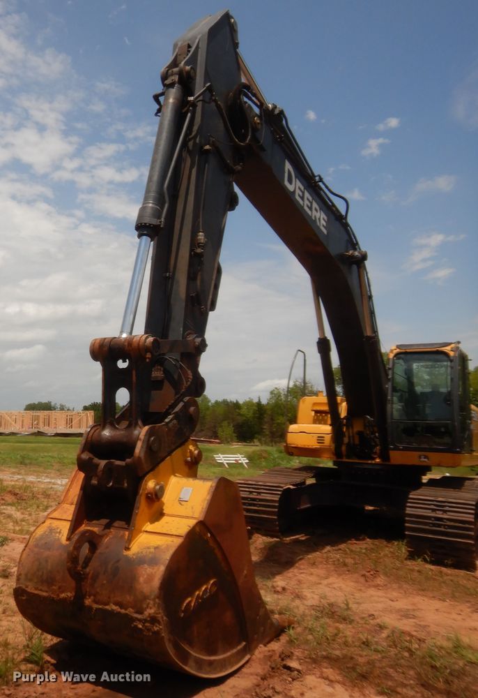 image for item DJ1945 2006 John Deere 350D LC  excavator