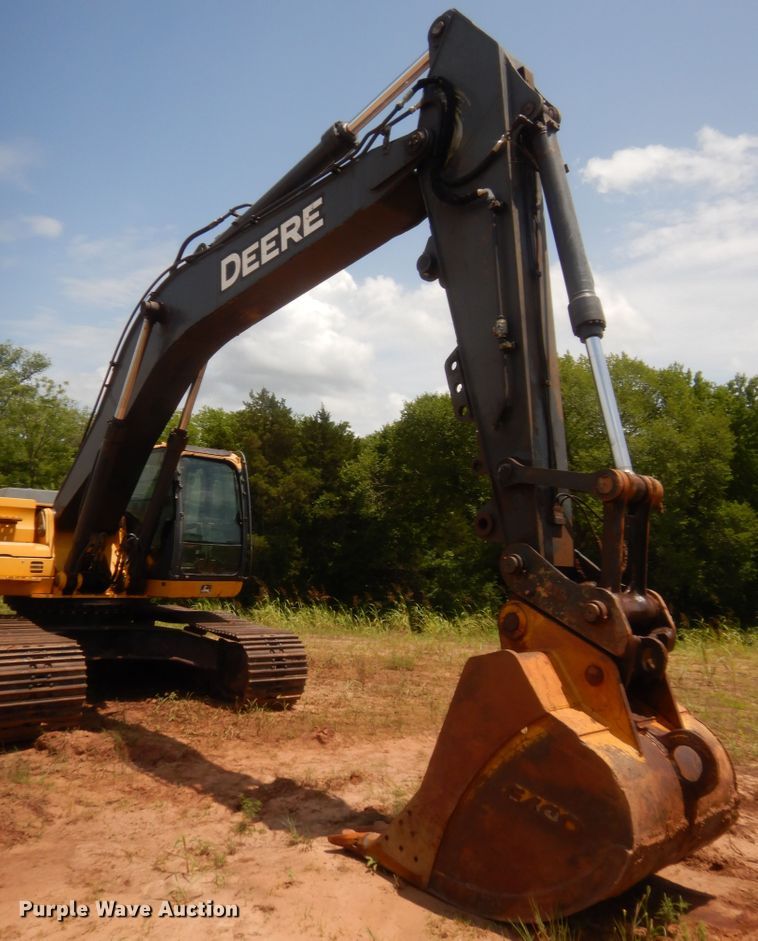 image for item DJ1945 2006 John Deere 350D LC  excavator