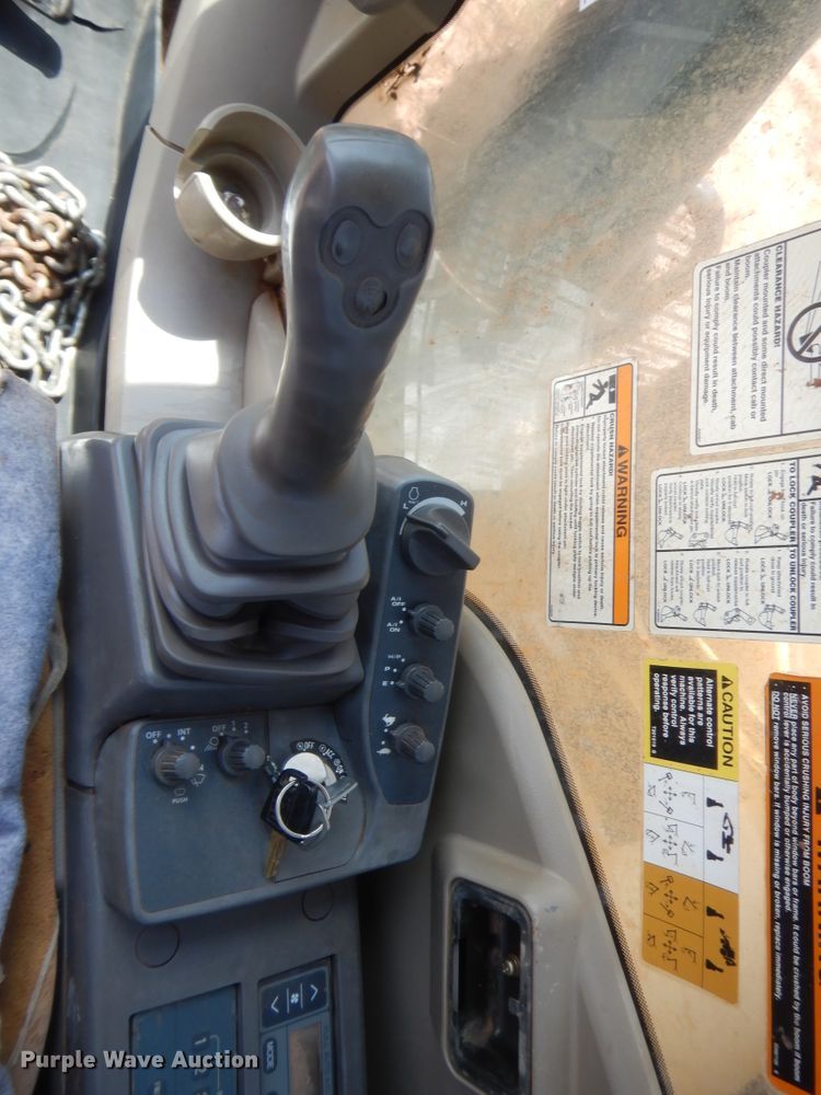 image for item DJ1945 2006 John Deere 350D LC  excavator