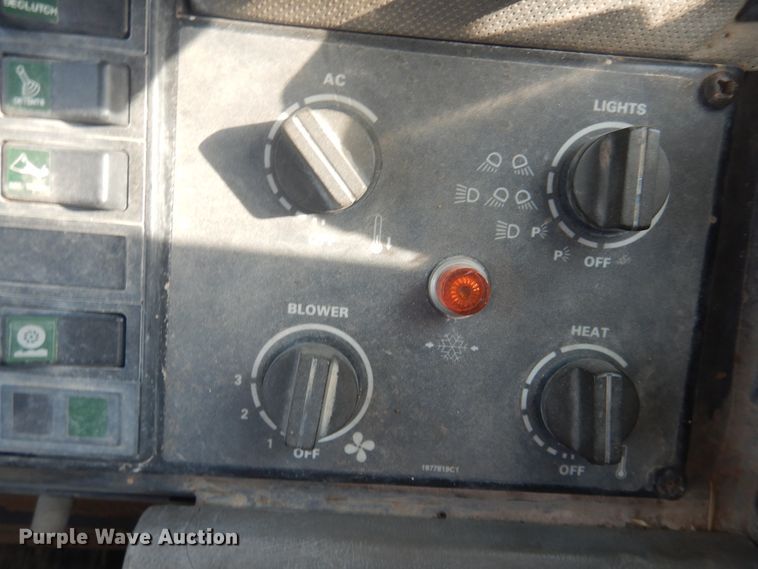 image for item DK8012 1997 Case 821B  wheel loader