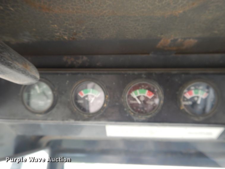 image for item DK8012 1997 Case 821B  wheel loader