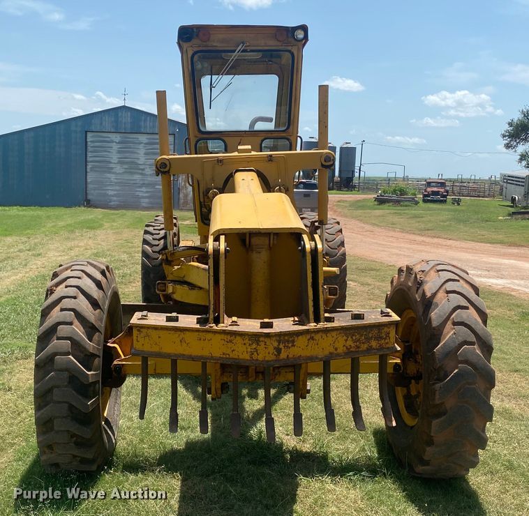 image for item DK8014 1978 John Deere 570A  rigid frame motor grader