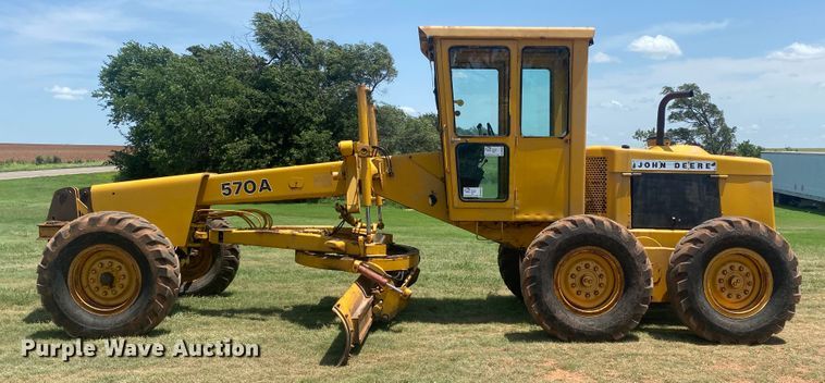 image for item DK8014 1978 John Deere 570A  rigid frame motor grader