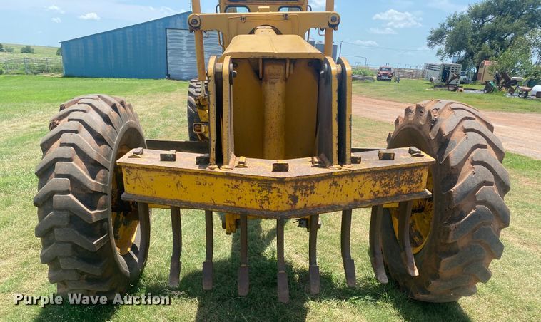 image for item DK8014 1978 John Deere 570A  rigid frame motor grader