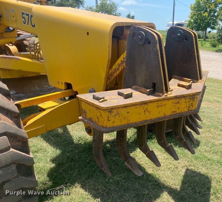 image for item DK8014 1978 John Deere 570A  rigid frame motor grader