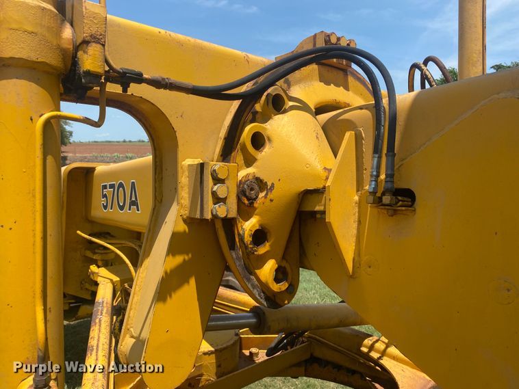 image for item DK8014 1978 John Deere 570A  rigid frame motor grader