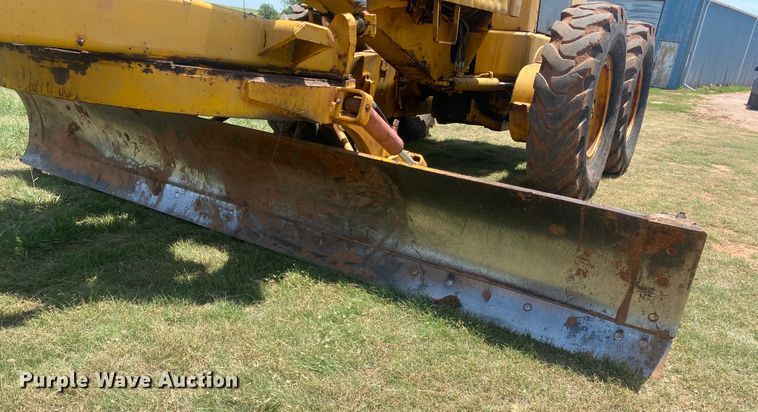 image for item DK8014 1978 John Deere 570A  rigid frame motor grader