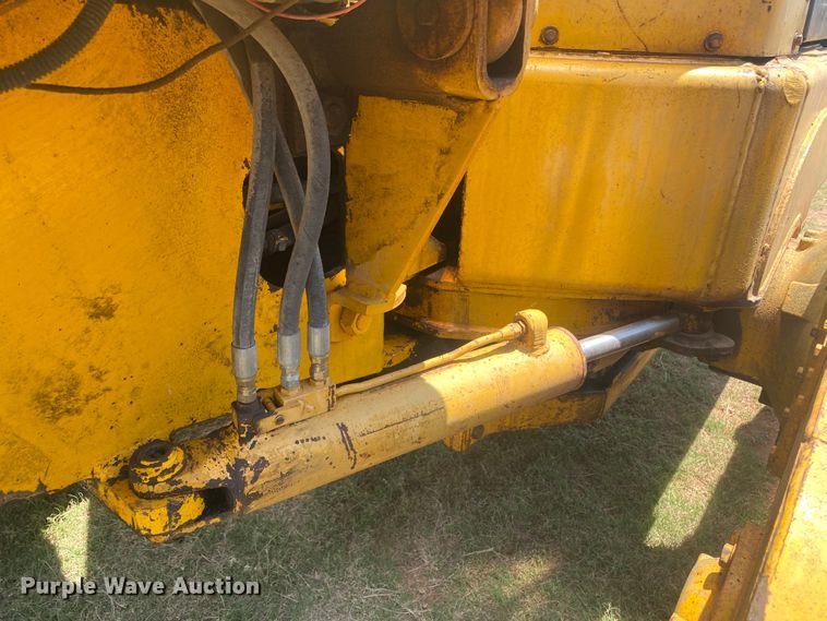 image for item DK8014 1978 John Deere 570A  rigid frame motor grader