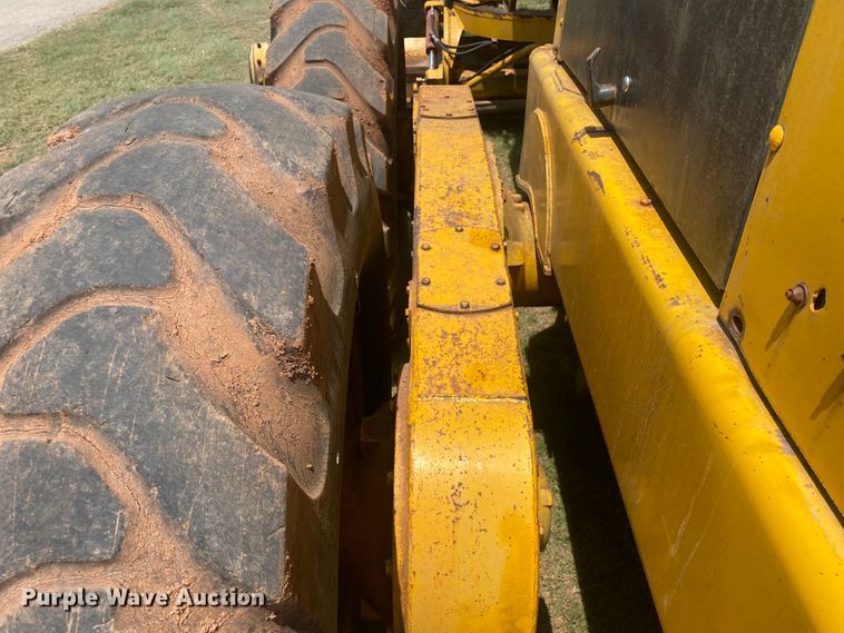 image for item DK8014 1978 John Deere 570A  rigid frame motor grader