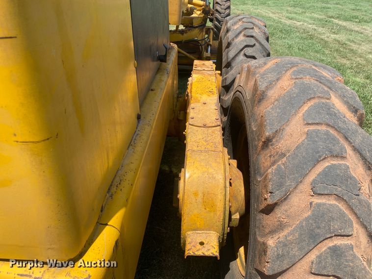 image for item DK8014 1978 John Deere 570A  rigid frame motor grader