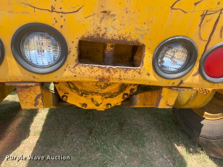 image for item DK8014 1978 John Deere 570A  rigid frame motor grader